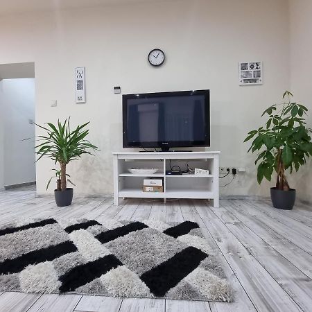 High Street Apartman Мішкольц Екстер'єр фото