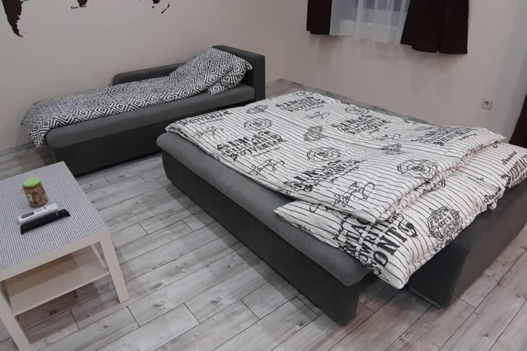 High Street Apartman Мішкольц Екстер'єр фото
