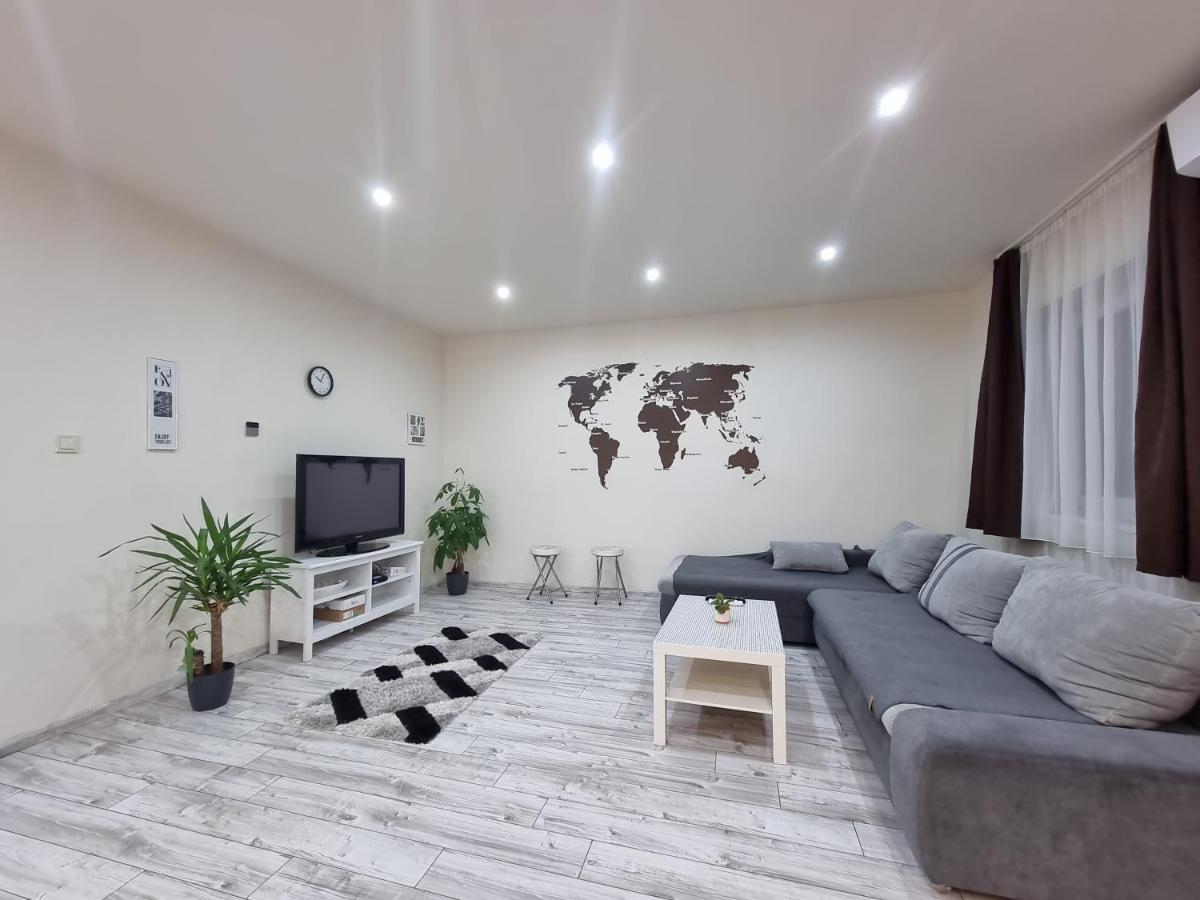High Street Apartman Мішкольц Екстер'єр фото