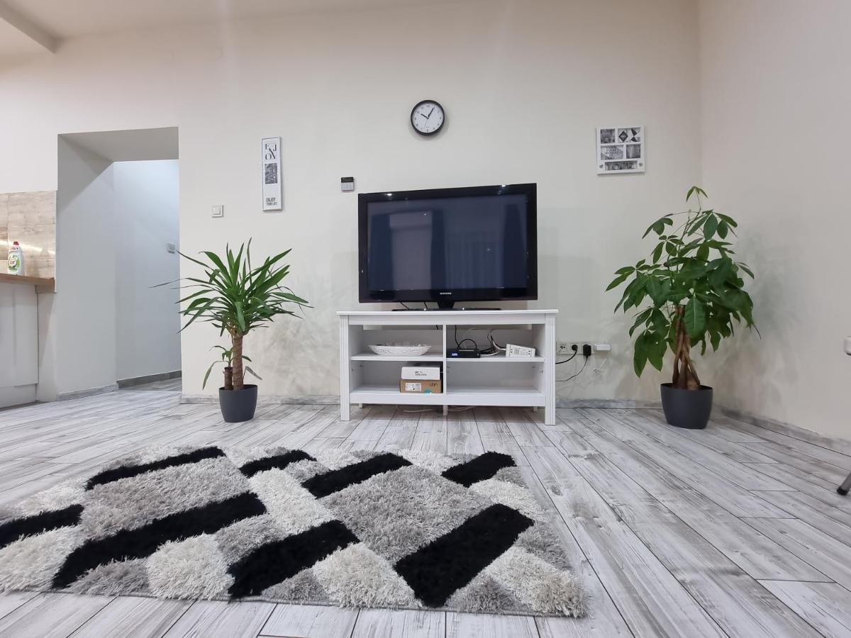 High Street Apartman Мішкольц Екстер'єр фото