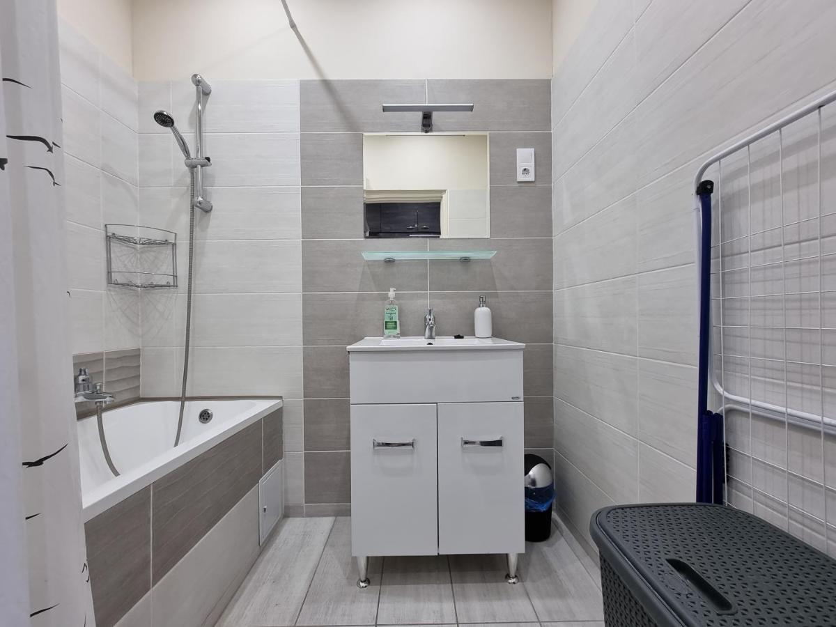 High Street Apartman Мішкольц Екстер'єр фото