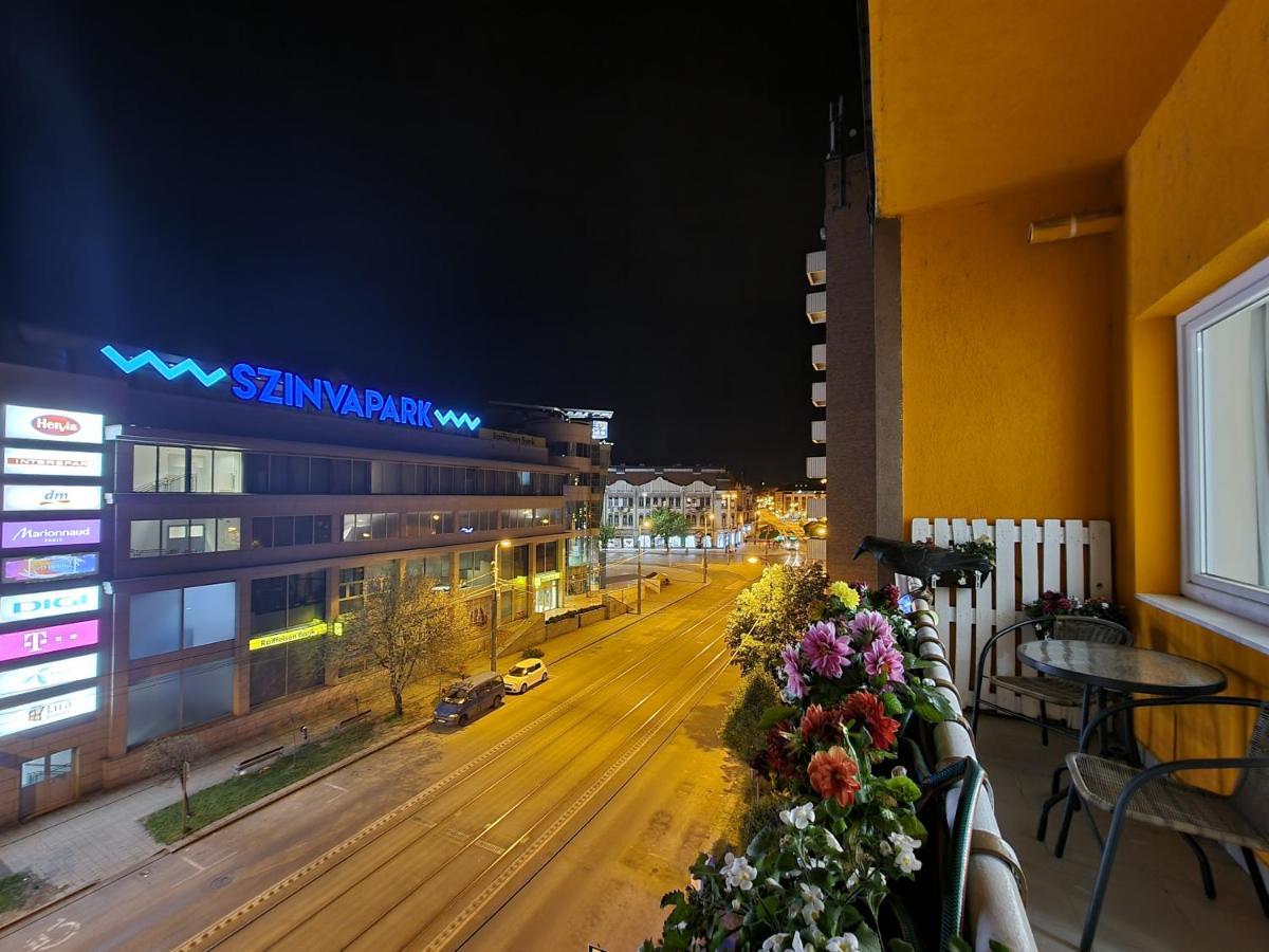 High Street Apartman Мішкольц Екстер'єр фото
